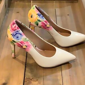 Christian Siriano White Pointed-Toe Pumps with Floral Heel